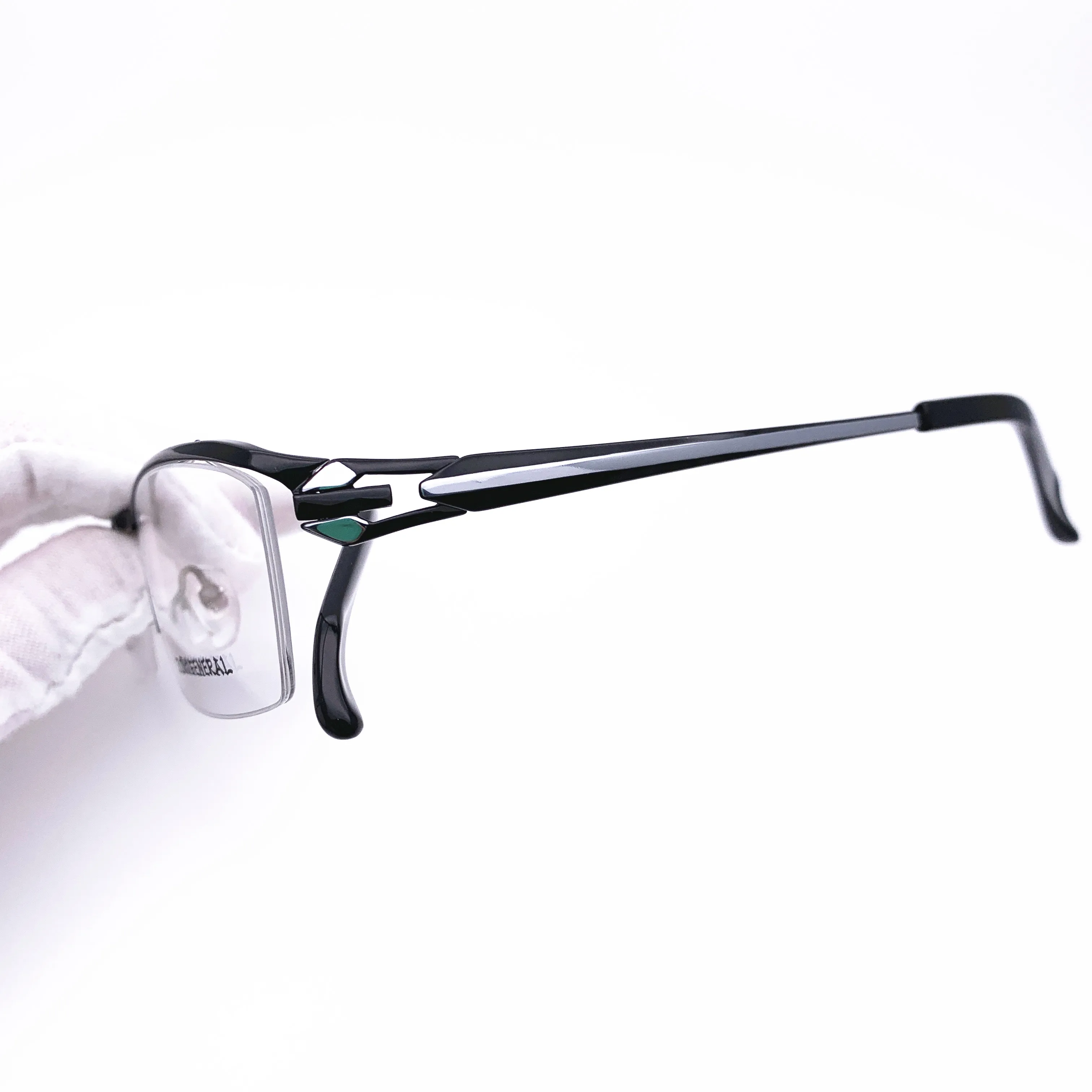 Belight Optical Japan Design Sports Titanium Half Rimless Frame Men Big Face Prescription Semi Eyeglasses Optical Eyewear 1815
Belight Optical Japan Design Sports Titanium Half Rimless Frame Men Big Face Prescription Semi Eyeglasses Optical Eyewear 1815