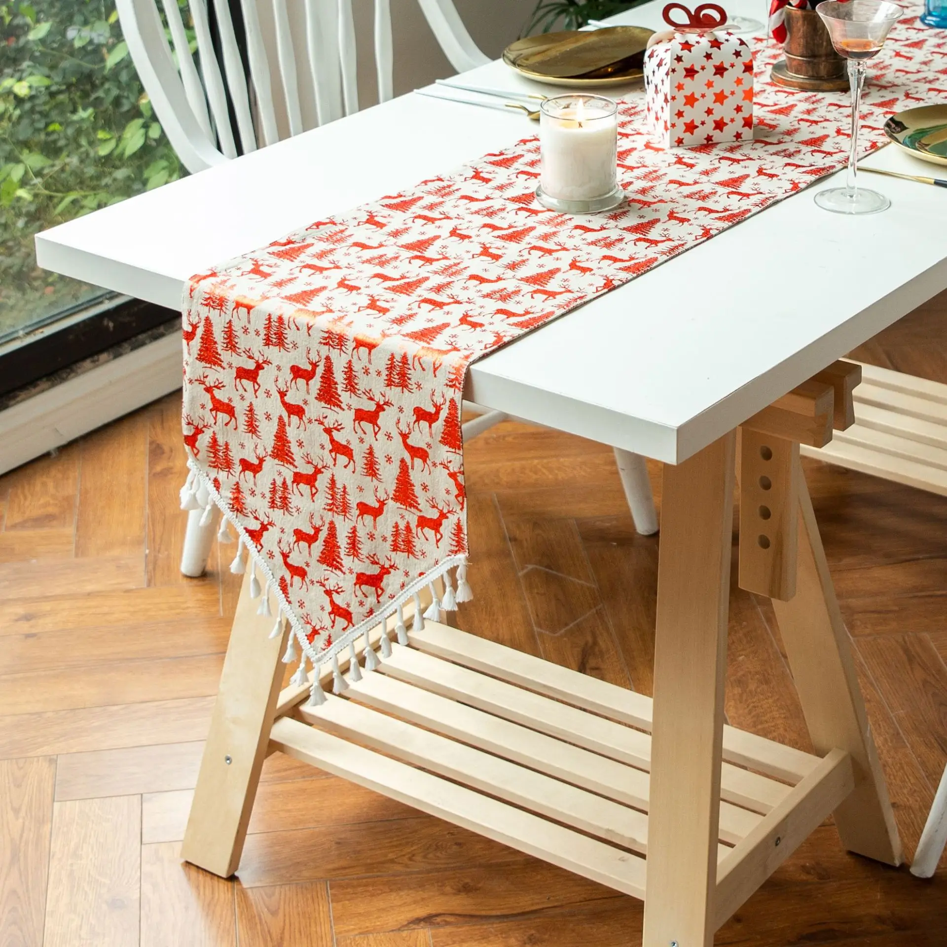 Christmas Table Runner European and American Cotton and Linen Bronze Cover Cloth Tassel Light Luxury Decorative Tablecloth
Christmas Table Runner European and American Cotton and Linen Bronze Cover Cloth Tassel Light Luxury Decorative Tablecloth