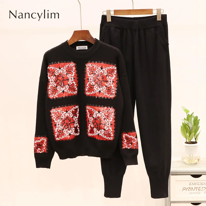 Fall Sweatsuit Women 2 Piece Set New Fashion Heavy Industries Embroidery Sequins Long Sleeve Knitted Sweater +trousers Sets
Fall Sweatsuit Women 2 Piece Set New Fashion Heavy Industries Embroidery Sequins Long Sleeve Knitted Sweater +trousers Sets