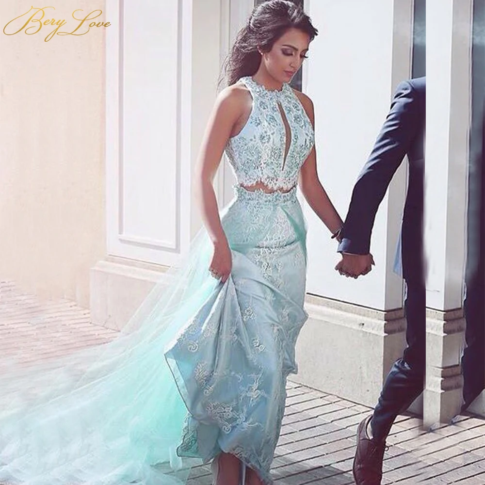 Two Pieces Evening Dress 2020 Light Blue Halter Lace Appliques Beaded Appliques Formal Sexy Long Party Keyhole Back Prom Dress
Two Pieces Evening Dress 2020 Light Blue Halter Lace Appliques Beaded Appliques Formal Sexy Long Party Keyhole Back Prom Dress
