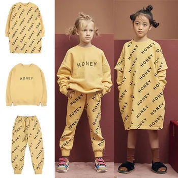 Explosion Models 2020 Children's Clothing Autumn and Winter New European and American Style Sweater Pants Dress Three-piece Suit 
Explosion Models 2020 Children's Clothing Autumn and Winter New European and American Style Sweater Pants Dress Three-piece Suit