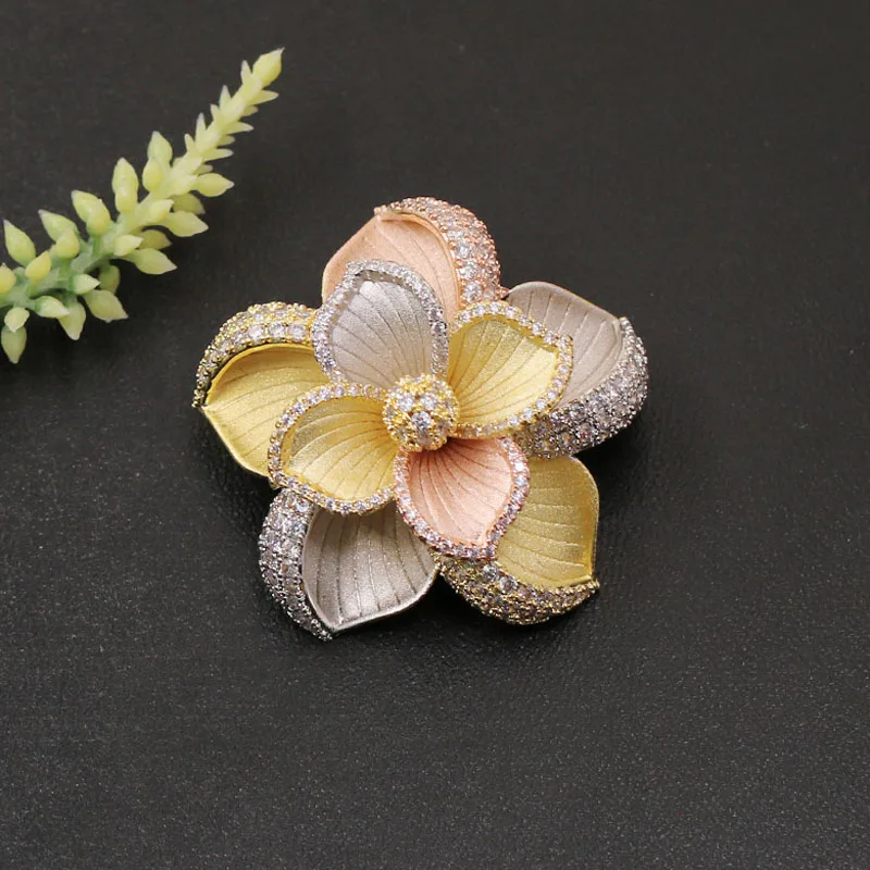 

Vanifin Fashion Jewelry Luxury Bridal Exquisite Flower Brooch Pin for Engagement Wedding Micro Paved Popular Gifts