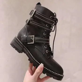 Vallu2020 winter new bright rivets comfortable all-match leather lace fashion pin buckle motorcycle low boots
Vallu2020 winter new bright rivets comfortable all-match leather lace fashion pin buckle motorcycle low boots