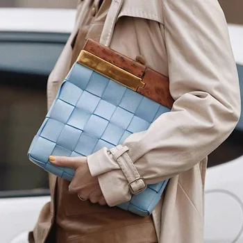 real Leather clutch bags Wooden clip bag cow leather weave small bags
real Leather clutch bags Wooden clip bag cow leather weave small bags