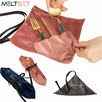 Vintage Velvet Tableware Bag Makeup Brush Chopsticks Spoon Storage Bag Cosmetics Organizer Travel Portable Cutlery Kit Case
Vintage Velvet Tableware Bag Makeup Brush Chopsticks Spoon Storage Bag Cosmetics Organizer Travel Portable Cutlery Kit Case
