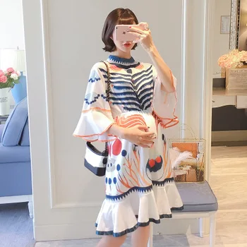 Maternity dress spring new fashion high round neck graffiti independent printing maternity dress ruffle mid-length dress
Maternity dress spring new fashion high round neck graffiti independent printing maternity dress ruffle mid-length dress