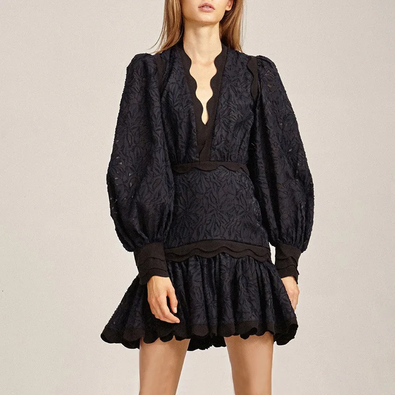 New celebrity style New Style Lantern Sleeve texture pleated Lace Mini two color dress female fashion
New celebrity style New Style Lantern Sleeve texture pleated Lace Mini two color dress female fashion