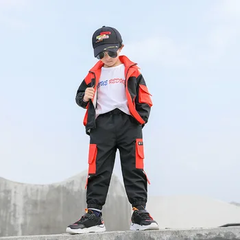 Children's suit boys autumn 2020 new color contrast splicing Lapel windproof sports coat casual pants two piece set
Children's suit boys autumn 2020 new color contrast splicing Lapel windproof sports coat casual pants two piece set