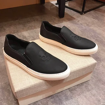 Starbags PP original skull logo new leather flat bottomed men's shoes top layer cow leather soft and comfortable business
Starbags PP original skull logo new leather flat bottomed men's shoes top layer cow leather soft and comfortable business