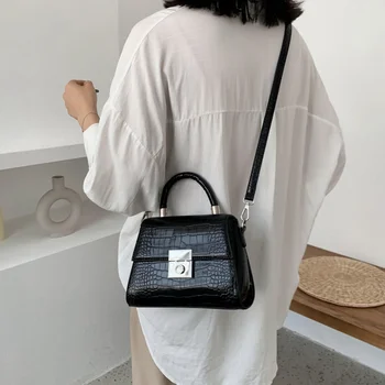 Girl Small Square Bag Tide 2020 New Designer Quality Stone Pattern Lock Shoulder Tide Bag For Women Casual Diagonal Lady's Bag
Girl Small Square Bag Tide 2020 New Designer Quality Stone Pattern Lock Shoulder Tide Bag For Women Casual Diagonal Lady's Bag