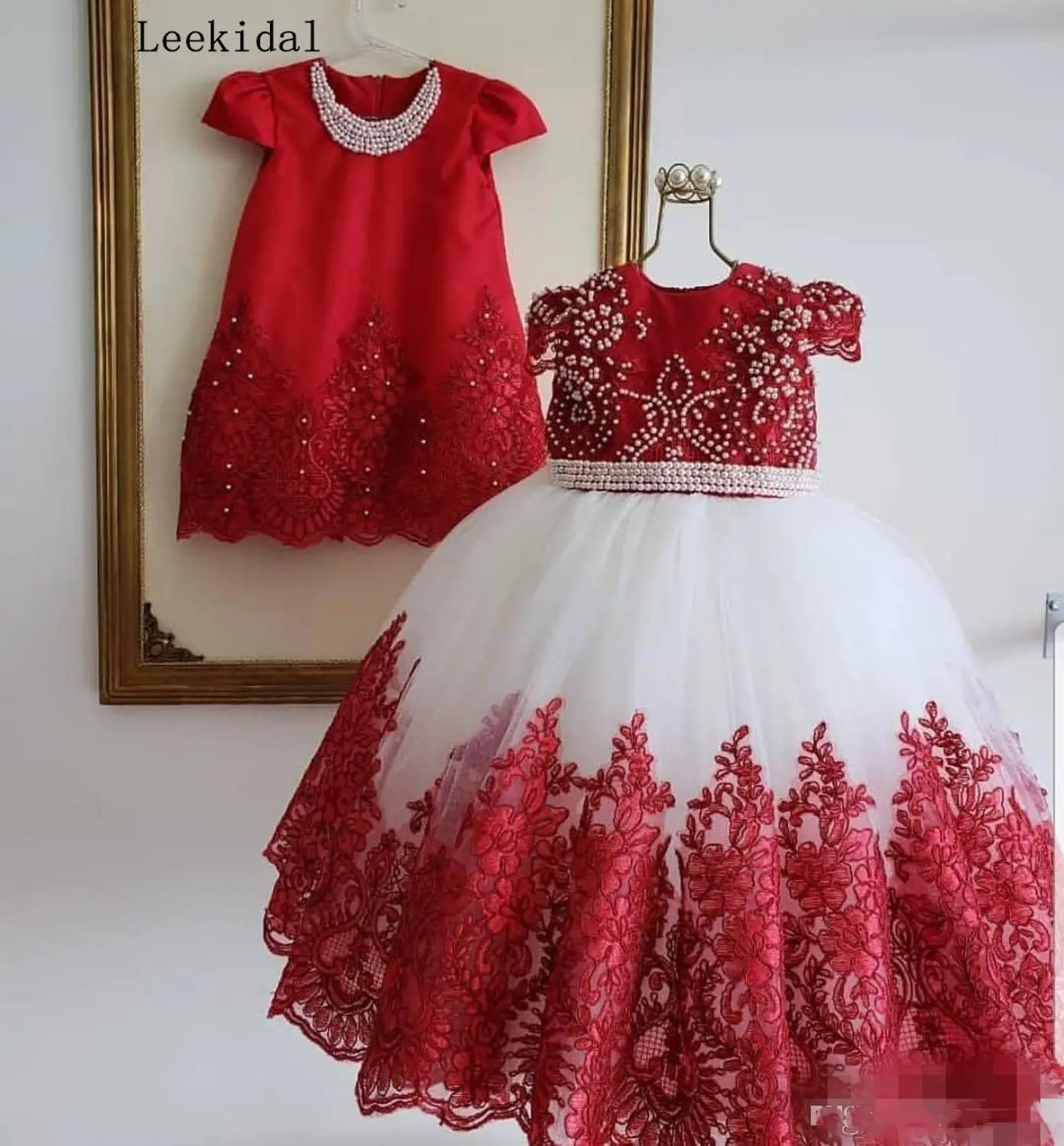 Red White Flower Girls' Dresses Beaded Pearls Short Cap Sleeves Lace Applique Jewel Neck Kids Princess Birthday Party Ball Gown
Red White Flower Girls' Dresses Beaded Pearls Short Cap Sleeves Lace Applique Jewel Neck Kids Princess Birthday Party Ball Gown