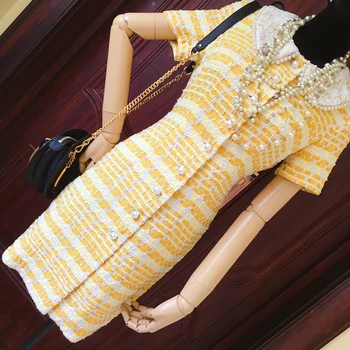 New Net red dress short small waist yellow V neck in summer small professional fragrance thin yellow
New Net red dress short small waist yellow V neck in summer small professional fragrance thin yellow