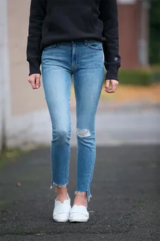 Women Pant Spring / Summer 2020 New Trousers Fashionable Casual High Waist Straight Hole Jeans
Women Pant Spring / Summer 2020 New Trousers Fashionable Casual High Waist Straight Hole Jeans