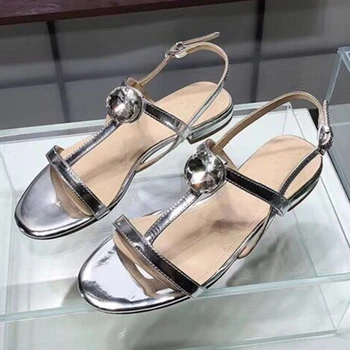 2020 New Women Summer Shoes Gold Sliver Woman Clip Toe Buckle Strap Sandals Comfort Ladies Sandalias Female Gladiator Shoes Girl
2020 New Women Summer Shoes Gold Sliver Woman Clip Toe Buckle Strap Sandals Comfort Ladies Sandalias Female Gladiator Shoes Girl