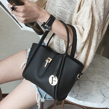 2020 New Women Handbag Purses Fashion Casual Plaid Chain Shoulder Messenger Bag Famous Classic Brand Designer Crossbody Bag
2020 New Women Handbag Purses Fashion Casual Plaid Chain Shoulder Messenger Bag Famous Classic Brand Designer Crossbody Bag