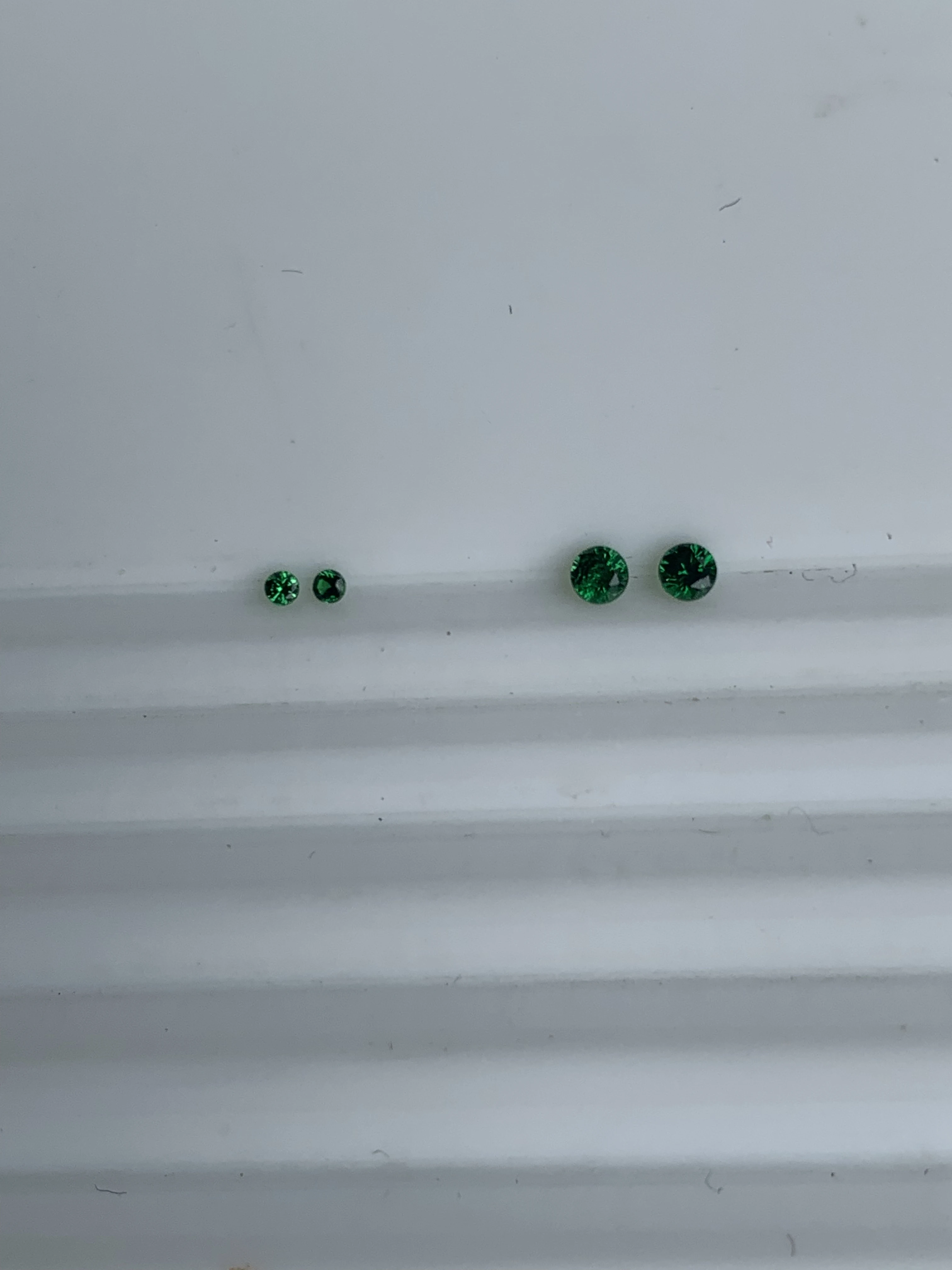 Pirmiana 0.70-2.00mm Dark Color Natural Tasvorite Machine Cut High Quality Green Gemstone Round for Jewelry Making
Pirmiana 0.70-2.00mm Dark Color Natural Tasvorite Machine Cut High Quality Green Gemstone Round for Jewelry Making