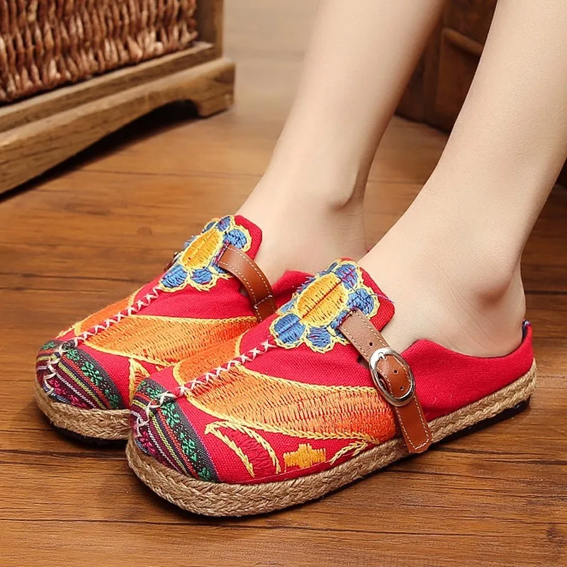 Hohner cloth shoes In spring and summer embroidered shoes National Style Embroidered sunflower series cloth shoes wholesale
Hohner cloth shoes In spring and summer embroidered shoes National Style Embroidered sunflower series cloth shoes wholesale