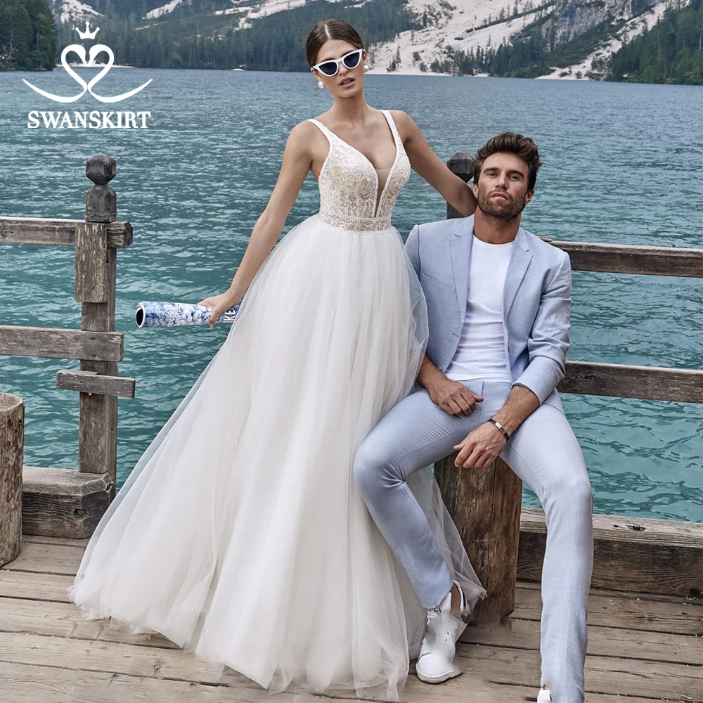 Light V-neck Sleeveless Wedding Dress SWANSKIRT PZ15 Appliques Beaded A-Line Court Train Princess Bridal Gown Vestido de novia
Light V-neck Sleeveless Wedding Dress SWANSKIRT PZ15 Appliques Beaded A-Line Court Train Princess Bridal Gown Vestido de novia