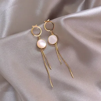 Dominated contracted temperament Vintage style Korean Geometric Drop earrings Women Metal long tassels design fine earrings new
Dominated contracted temperament Vintage style Korean Geometric Drop earrings Women Metal long tassels design fine earrings new