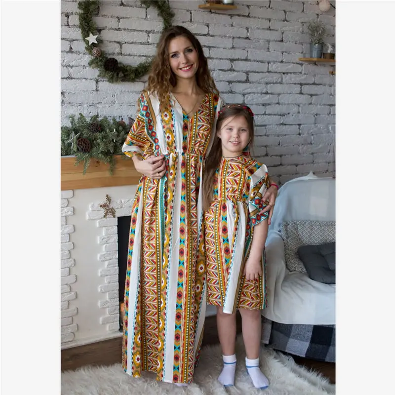 Fashion Mother Daughter Bohemia Dress Summer Family Clothes Women Girls Floral Printing Beach Dress Family Matching Clothes
Fashion Mother Daughter Bohemia Dress Summer Family Clothes Women Girls Floral Printing Beach Dress Family Matching Clothes