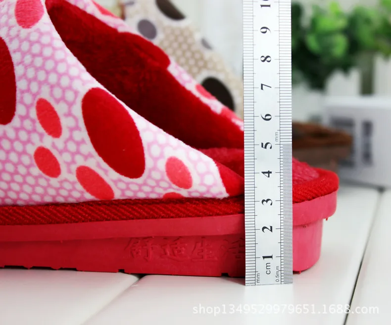 Winter New Style Knot Wedding Festive Red Husband Wife Couples Household Warm Cotton Slippers
Winter New Style Knot Wedding Festive Red Husband Wife Couples Household Warm Cotton Slippers