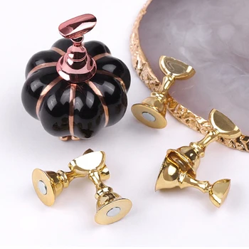 1Pc Magnetic Nail Holder + 5 Tips Practice Training Display Stand Crystal Holders Alloy False Nails Showing Shelf Manicure Tools
1Pc Magnetic Nail Holder + 5 Tips Practice Training Display Stand Crystal Holders Alloy False Nails Showing Shelf Manicure Tools