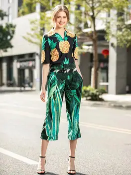 Summer Casual Fashion 2 Piece Sets Loose Pineapple Printed Tap + 3/4 Leaf Printed Flare Trousers Suit Runway
Summer Casual Fashion 2 Piece Sets Loose Pineapple Printed Tap + 3/4 Leaf Printed Flare Trousers Suit Runway