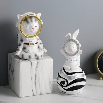 Creative Astronaut Small Animal Resin Model Modern Home Decoration Accessories Study Bedroom Fun Ornaments Children's Gifts 
Creative Astronaut Small Animal Resin Model Modern Home Decoration Accessories Study Bedroom Fun Ornaments Children's Gifts