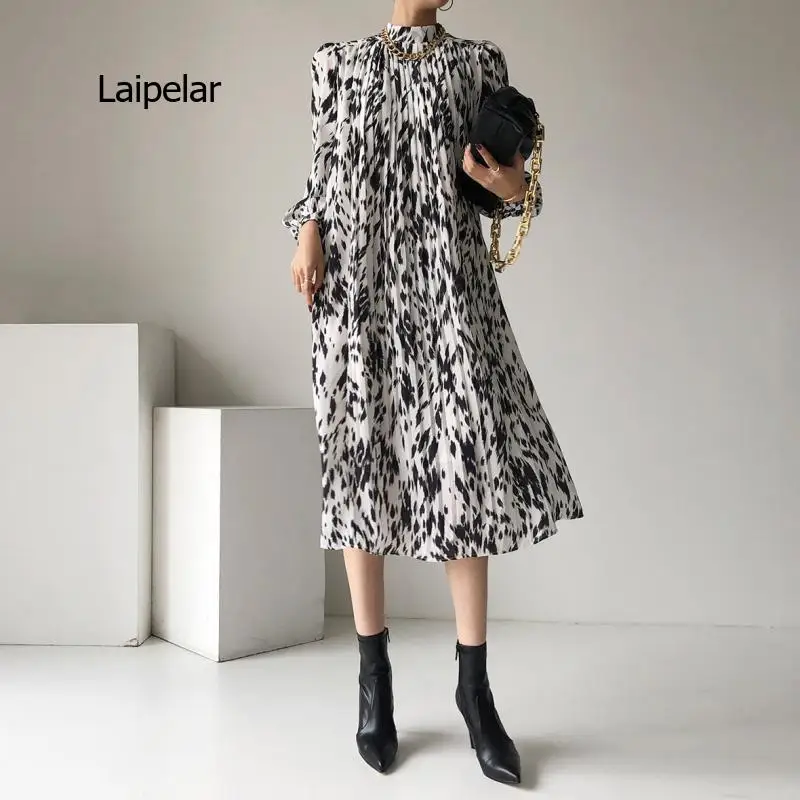 2021 Spring New Stand Collar Women Full Sleeve Dress Elegant Hit Color Female Lace-up Printed Midi Dress
2021 Spring New Stand Collar Women Full Sleeve Dress Elegant Hit Color Female Lace-up Printed Midi Dress