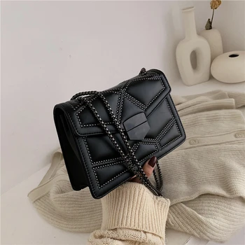 Rivet Chain Small Crossbody Bags For Women 2020 Shoulder Messenger Bag Lady High Quality Luxury Purse And Handbags
Rivet Chain Small Crossbody Bags For Women 2020 Shoulder Messenger Bag Lady High Quality Luxury Purse And Handbags
