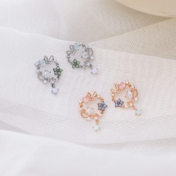 Japan Korean Circle Flower Drop Earrings For Women Hollow Butterfly Wreath Micro Pave Zircon Dliecate Earrings Brincos Gifts
Japan Korean Circle Flower Drop Earrings For Women Hollow Butterfly Wreath Micro Pave Zircon Dliecate Earrings Brincos Gifts