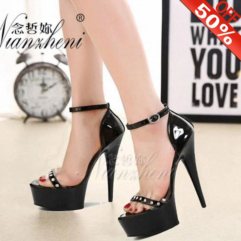 Sexy Punk Rivet Patent leather Buckle strap Thick platform Big Size Women's Sandals 6 inches High heeled shoes 15cm Pole dancing
Sexy Punk Rivet Patent leather Buckle strap Thick platform Big Size Women's Sandals 6 inches High heeled shoes 15cm Pole dancing