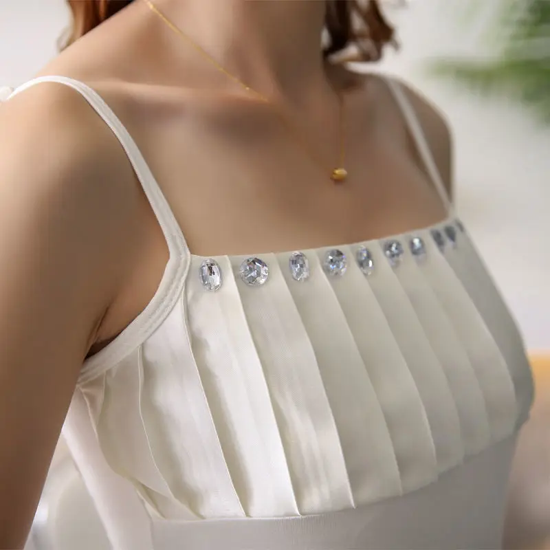 (made by ihaoti) suspender vest female 2021 summer new diamond inlaid water diamond belt drill suit suit with bottom coat inside
(made by ihaoti) suspender vest female 2021 summer new diamond inlaid water diamond belt drill suit suit with bottom coat inside