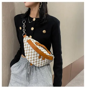 New In Messenger Bag Women Hobos Letter Chains Single Shoulder Chest PU Leather Handbag Wide Straps Day Clutches designer bags
New In Messenger Bag Women Hobos Letter Chains Single Shoulder Chest PU Leather Handbag Wide Straps Day Clutches designer bags