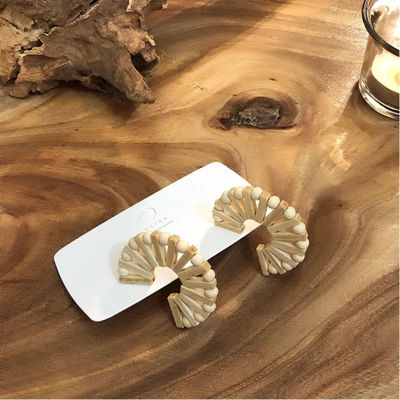 2019 Korea Geometric Wooden Hoop Earrings For Women Ear Rings Fashion Summer National Style New 925 Sterling Silver Jewelry
2019 Korea Geometric Wooden Hoop Earrings For Women Ear Rings Fashion Summer National Style New 925 Sterling Silver Jewelry