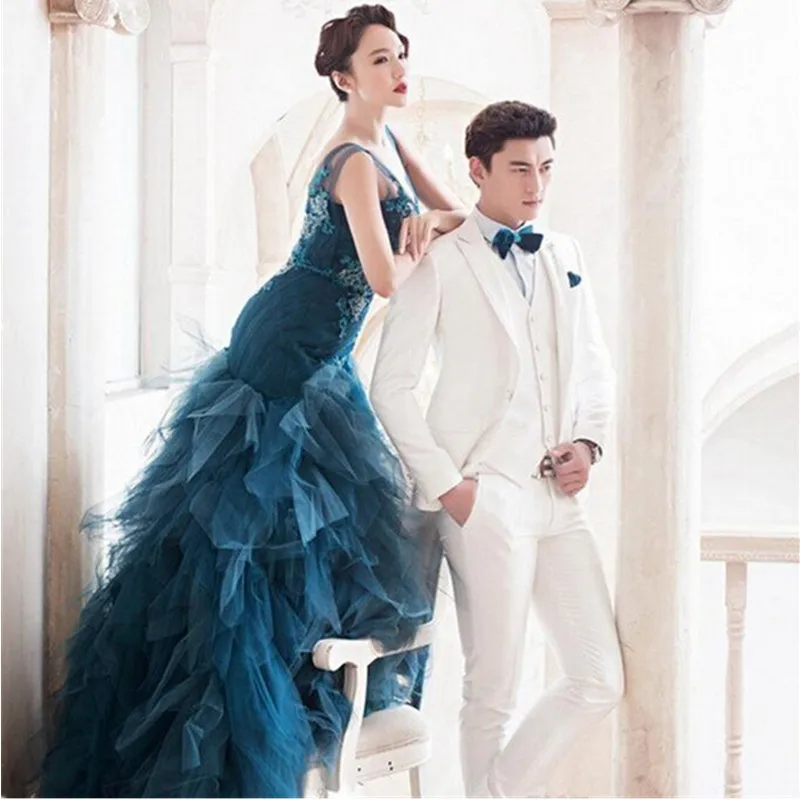2020 New Men Suits A Grain Buckle Suits Jacket Formal Dress Men Suit Set Men Wedding Suit Tuxedos Groom Jacket + Pants + Vest 91
2020 New Men Suits A Grain Buckle Suits Jacket Formal Dress Men Suit Set Men Wedding Suit Tuxedos Groom Jacket + Pants + Vest 91