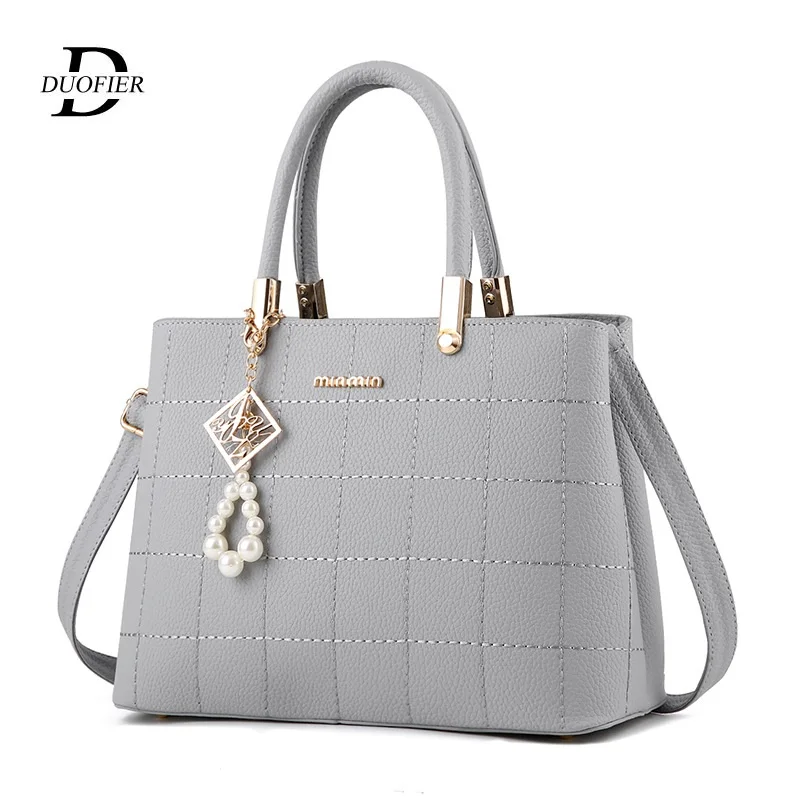 Women's Handbag 2019 Fashion Leather Shoulder Bag Lady's Messenger Bag Luxury Designer Crossbody Bags Famale Pearl Pendant Totes 
Women's Handbag 2019 Fashion Leather Shoulder Bag Lady's Messenger Bag Luxury Designer Crossbody Bags Famale Pearl Pendant Totes