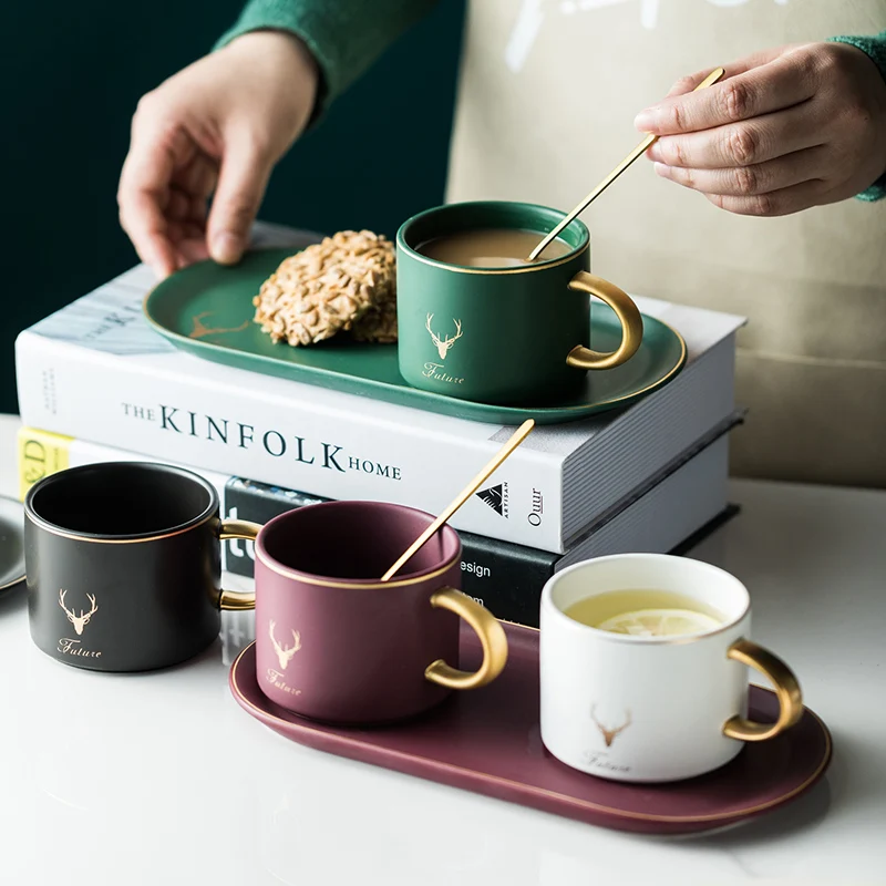 European Luxurious Gold Rim Ceramics Coffee Cups And Saucers Spoon Sets With Gift Box Tea Soy Milk Breakfast Mugs Dessert Plate
European Luxurious Gold Rim Ceramics Coffee Cups And Saucers Spoon Sets With Gift Box Tea Soy Milk Breakfast Mugs Dessert Plate