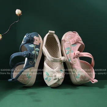 Children Chinese Traditional Yue Opera Hanfu Hand Woven Shoes Kids Girl Oriental Embroidery Canvas Flat Sandals Outdoor Slippers 
Children Chinese Traditional Yue Opera Hanfu Hand Woven Shoes Kids Girl Oriental Embroidery Canvas Flat Sandals Outdoor Slippers