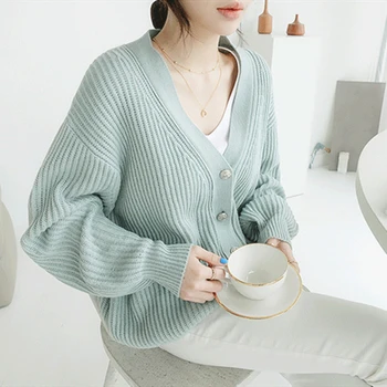 WICCON New 2020 Autumn Winter Women's Sweaters V-Neck Buttons Cardigans Casual Fashionable Korean Ladies Knitwears
WICCON New 2020 Autumn Winter Women's Sweaters V-Neck Buttons Cardigans Casual Fashionable Korean Ladies Knitwears