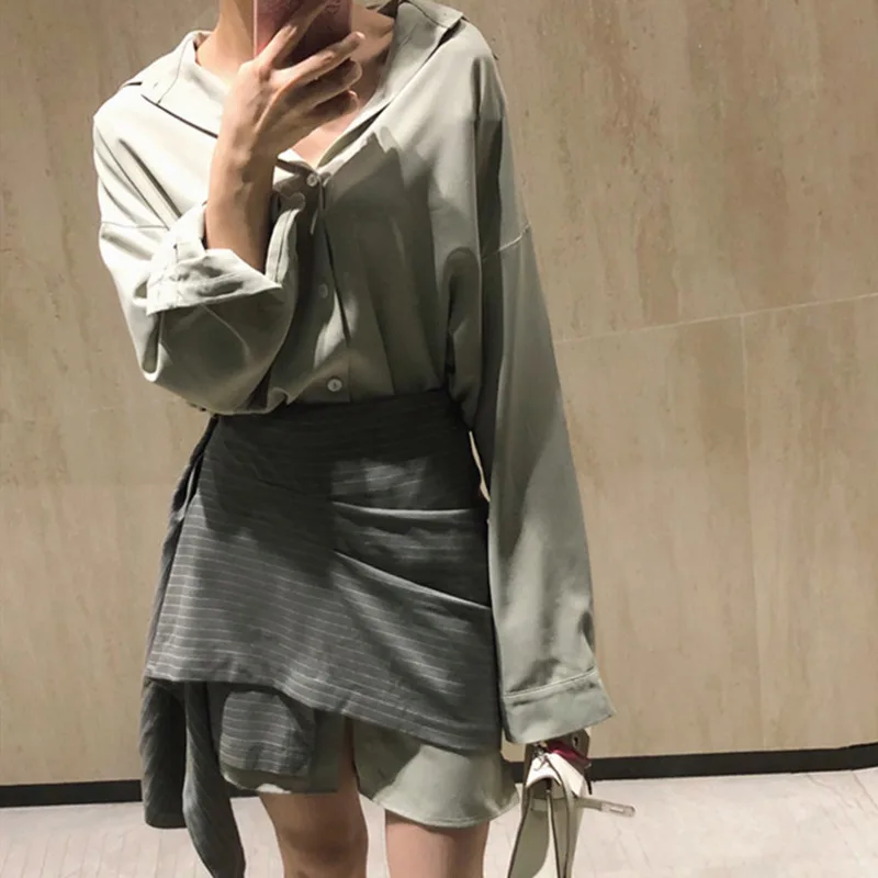 LANMREM 2019 Autumn New Casual Fashion Temperament Women Loose Solid Color Sweet Long-sleeved Shirt Irregular Skirt Suit TC697
LANMREM 2019 Autumn New Casual Fashion Temperament Women Loose Solid Color Sweet Long-sleeved Shirt Irregular Skirt Suit TC697
