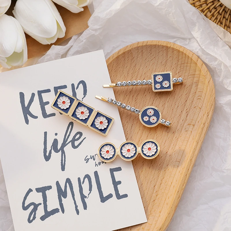 2020 Summer Deep Sea Blue Flower Pattern Hairpin For Women Enamel Rhinestone Geometric Round Square Bangs Clip Hair Accessories
2020 Summer Deep Sea Blue Flower Pattern Hairpin For Women Enamel Rhinestone Geometric Round Square Bangs Clip Hair Accessories