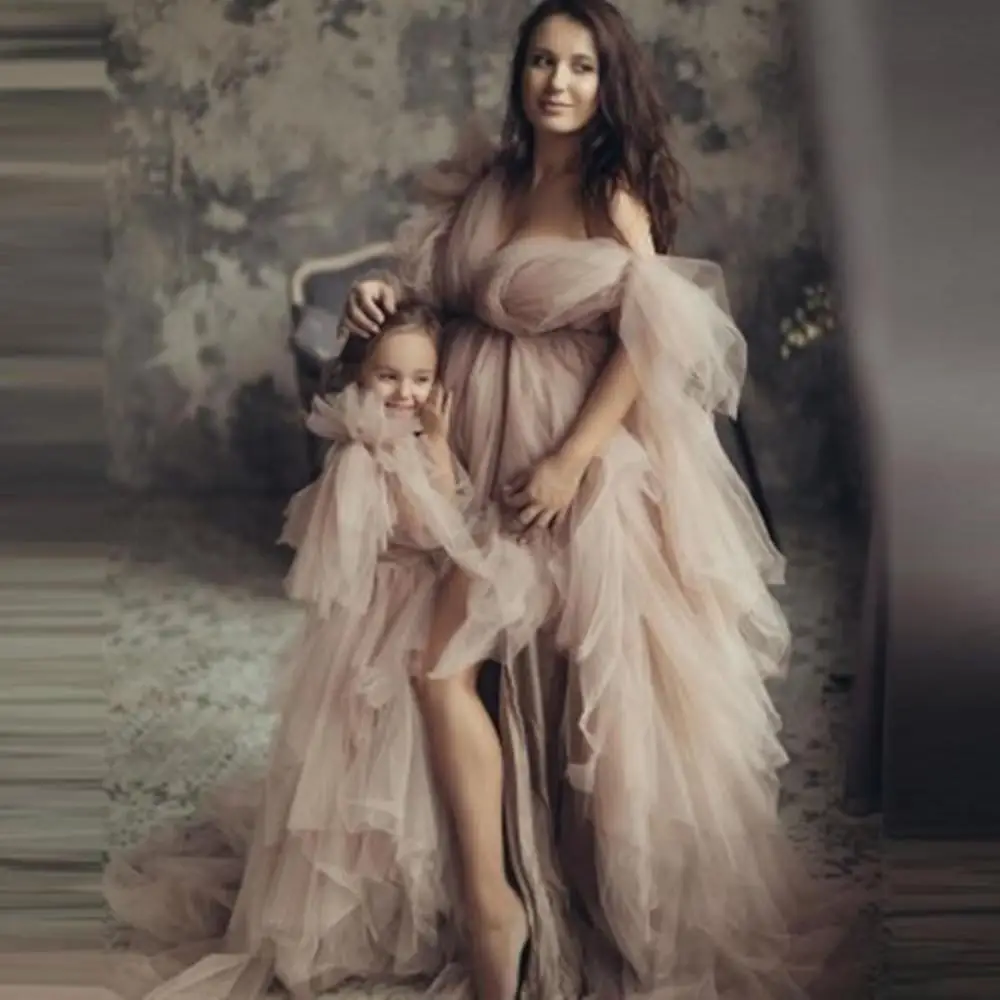 

Vintage Evening Dresses Puffy Tulle Mom And Me Dresses Custom Made Photo Shoot Women Maternity Dressing Gowns V Neck Slit Dress