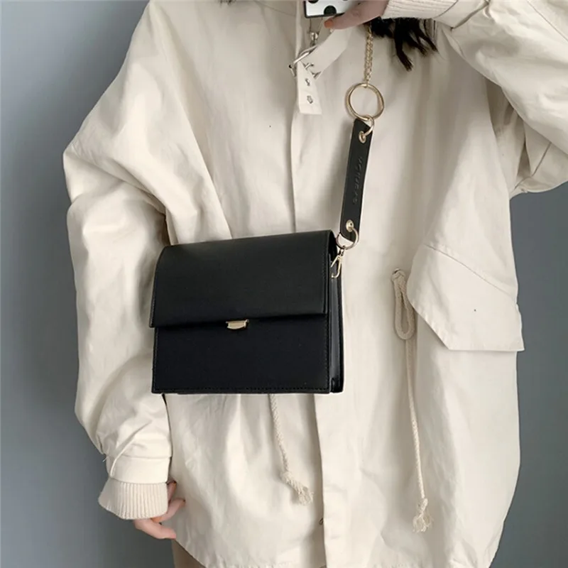 2019 New Retro Shoulder Bag Versatile Chain Shoulder Diagonal Small Square Bag PU Leather Shoulder Small Square Bag
2019 New Retro Shoulder Bag Versatile Chain Shoulder Diagonal Small Square Bag PU Leather Shoulder Small Square Bag