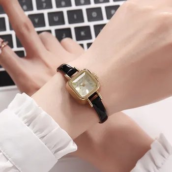 Girl Unique Square Small Dial Ladies Watches Women Thin Leather Strap Quartz Watches Rose Gold Female Fashion Watch Montre Femme
Girl Unique Square Small Dial Ladies Watches Women Thin Leather Strap Quartz Watches Rose Gold Female Fashion Watch Montre Femme