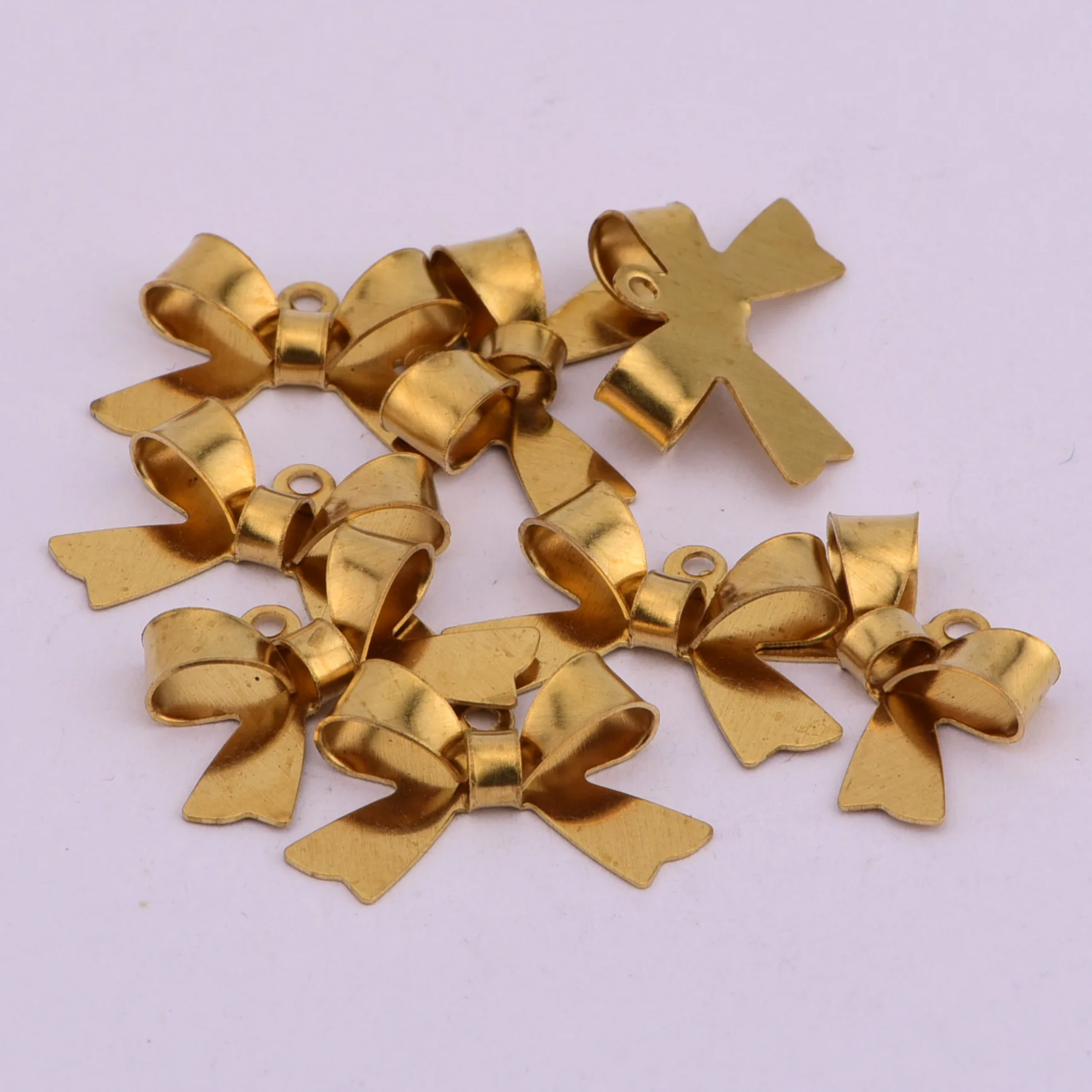 Медная Гладкая поверхность галстука-бабочки 21*14 мм 10 шт. китайские бриллиантовые