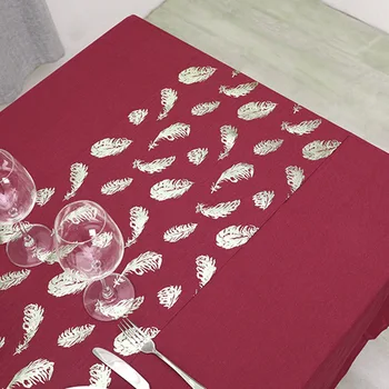 High Quality Feather Christmas table flag cotton linen table cloth gold stamping table flag luxury TV cabinet shoe cabinet cover
High Quality Feather Christmas table flag cotton linen table cloth gold stamping table flag luxury TV cabinet shoe cabinet cover
