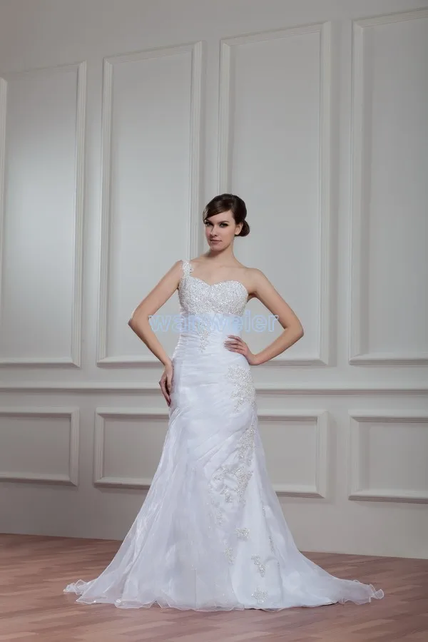 free shipping 2017 new design hot sale beading mermaid bridal gown high-end custom size/color one shoulder white wedding dress
free shipping 2017 new design hot sale beading mermaid bridal gown high-end custom size/color one shoulder white wedding dress