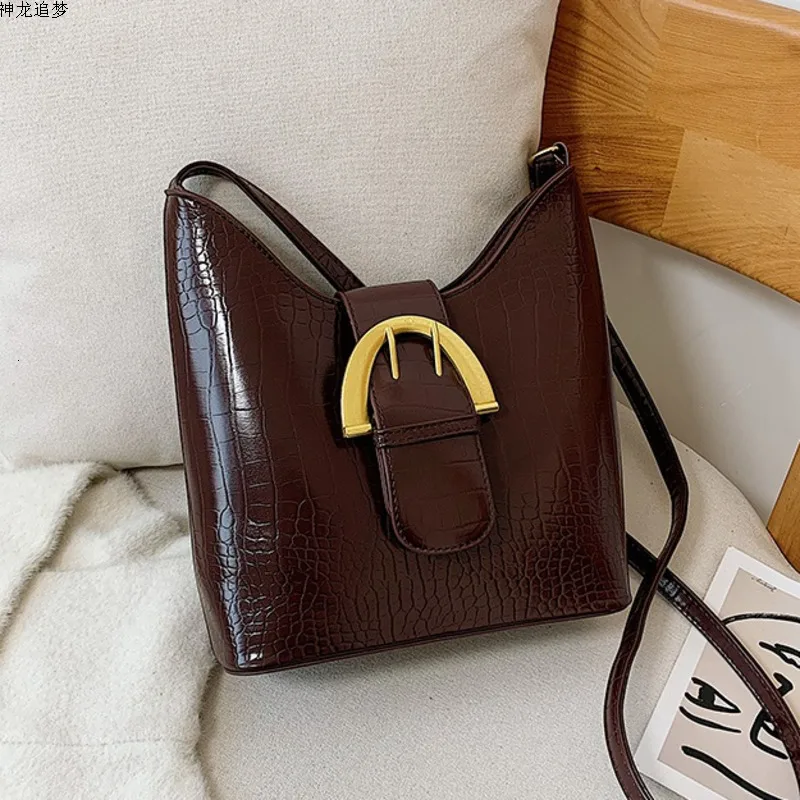Female Large Crossbody Bags For Women 2020 Leather Luxury Handbag Designer Sling Sac A Main Ladies Hand Shoulder Messenger Bag
Female Large Crossbody Bags For Women 2020 Leather Luxury Handbag Designer Sling Sac A Main Ladies Hand Shoulder Messenger Bag