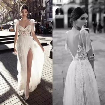 High Slits Boho Wedding Dresses 2020 Lace Applique Bridal Gowns Sleeveless Beach Spaghetti Straps Lvory Wedding Gown Plus Size
High Slits Boho Wedding Dresses 2020 Lace Applique Bridal Gowns Sleeveless Beach Spaghetti Straps Lvory Wedding Gown Plus Size